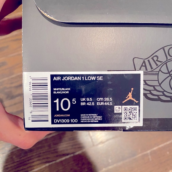 NEW Air Jordan 1 Low SE Concord (Patent Panda) - Size 10.5 US - Picture 9 of 15